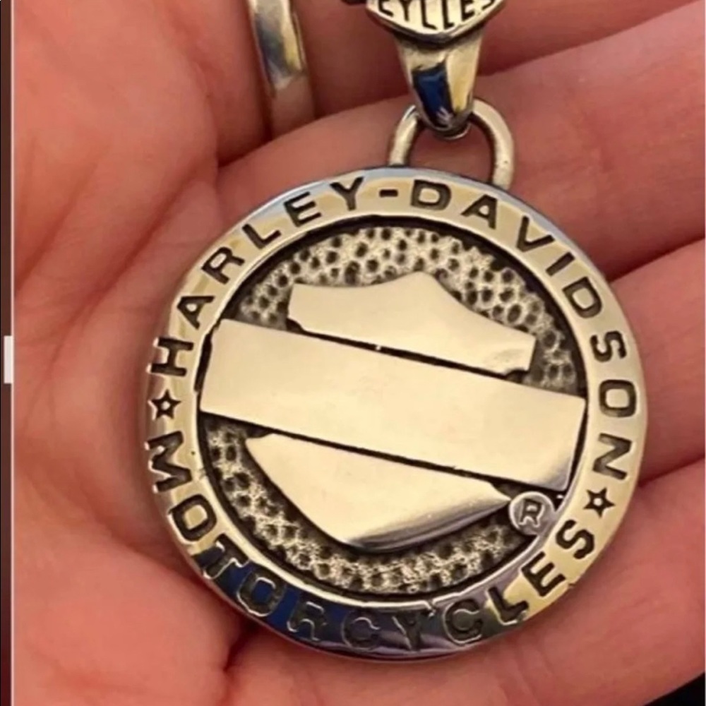 Limited! HD Mens Necklace - Picture 2 of 6